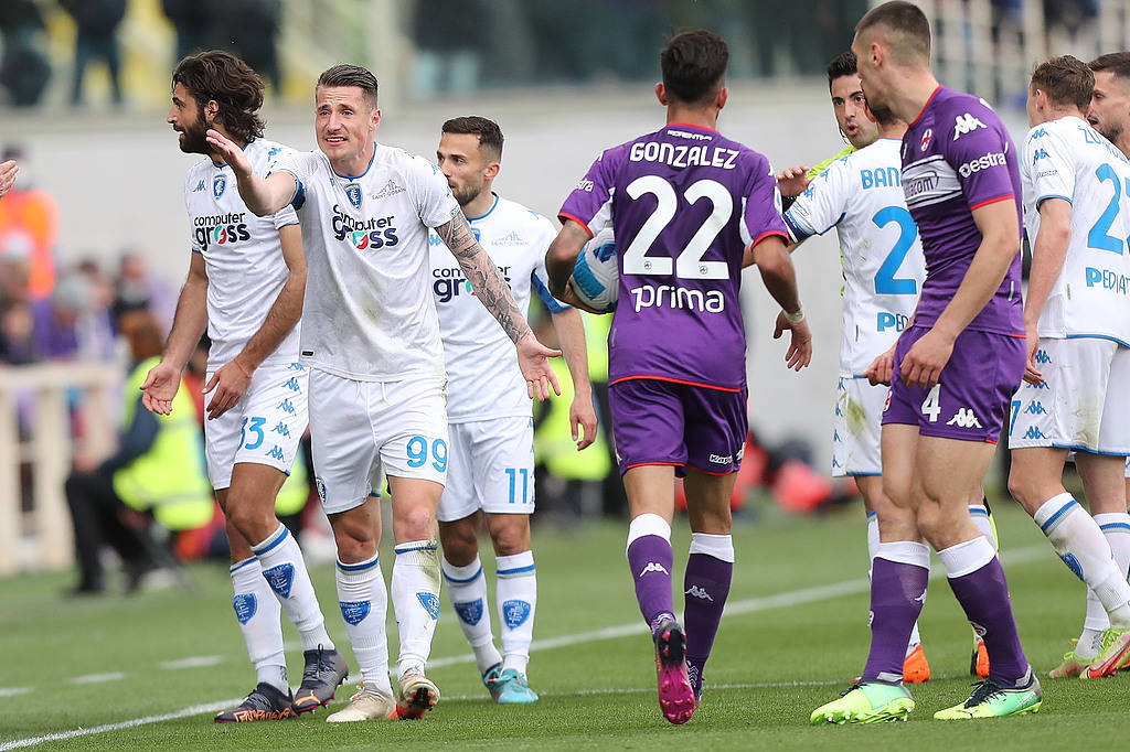 国际比赛日荷甲传出新动向，纽卡斯尔远射贴柱，管理层表态——球迷炸锅，纪律约束更严格(纽卡斯尔联vs南安普敦赛事推荐)-华体会体育