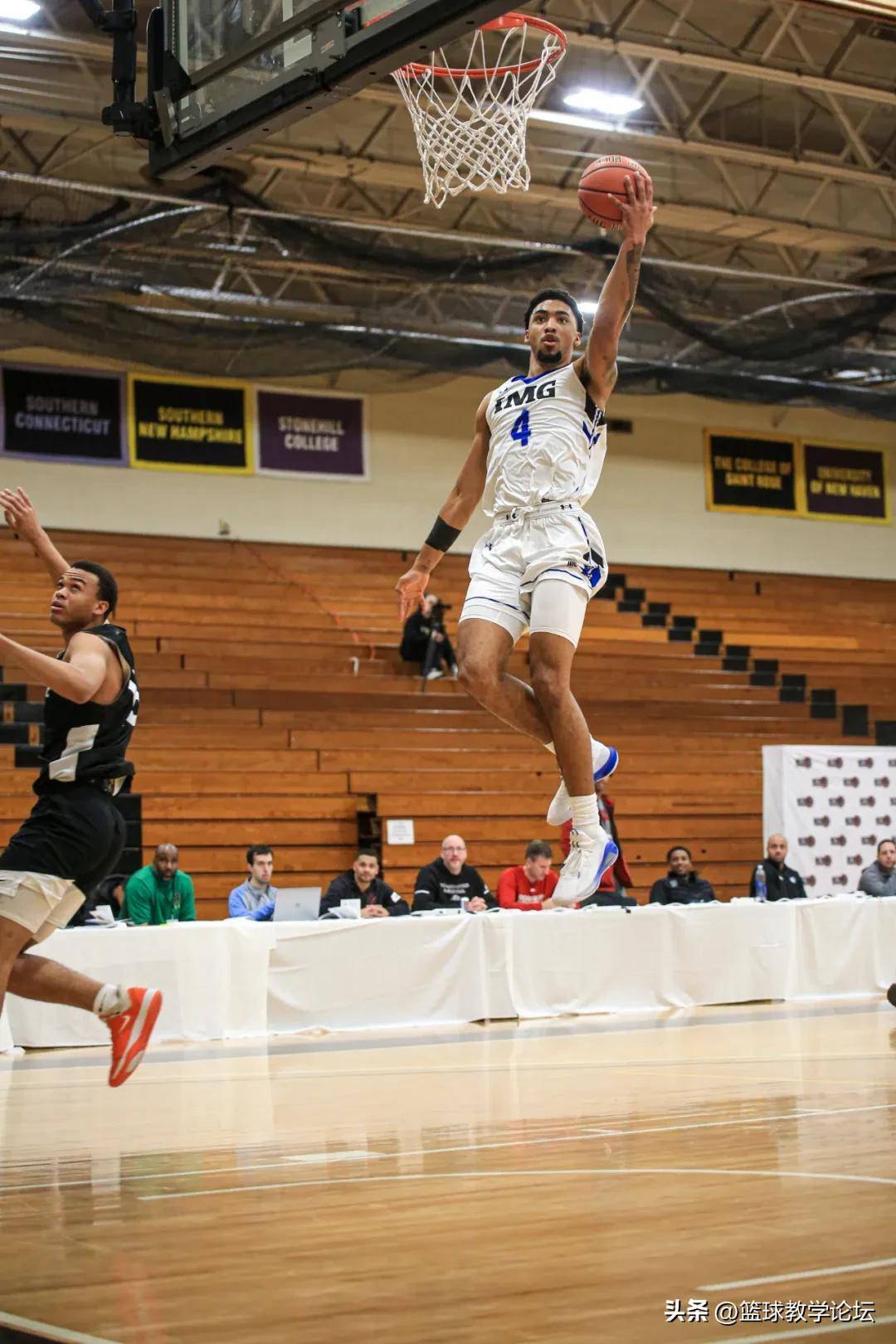 赛地聚焦：NBA常规赛加时末段热度飙升；上海海港官宣签约；媒体盛赞；资深球员宣示担当的简单介绍-华体会体育入口